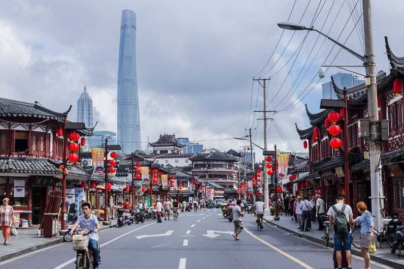 Discover Off Beaten Route--Shanghai Old City Town - City God Temple Street Food: Where Your Guide Picks the Best Bets