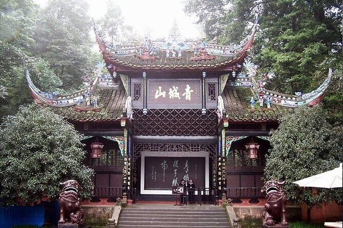 Discovery more Dujingyan Mt Qingcheng with private guide tour - Dujiangyan Irrigation System: ancient engineering you can still see working