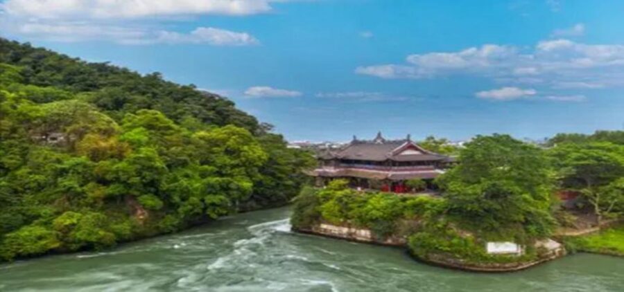 Dujiangyan panda base and irrigation system park day tour - Dujiangyan irrigation system: the 2,000-year engineering lesson you’ll actually remember