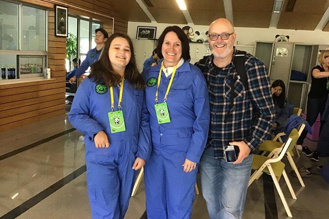 Dujiangyan Panda Volunteering Experience with Lunch - Watching Panda Behavior and Keeper Training: What You Should Pay Attention To