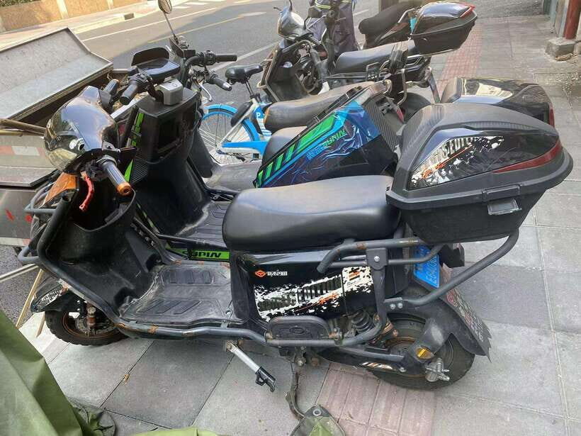 E-Bike Adventure Tour in Shanghai - What the guide does for you on the road