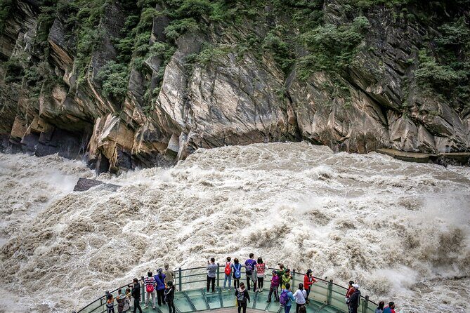 Eat Your Way Through Yunnan's Tea & Horse Road, from Dali to Lijiang, 8-day Trip - Tiger Leaping Gorge (Hutiao Xia): views first, then a choice