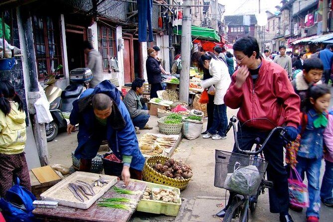 Explore Shanghai Ancient Downtown with Authentic Local Food - The 3-hour route: how the stops connect into one story