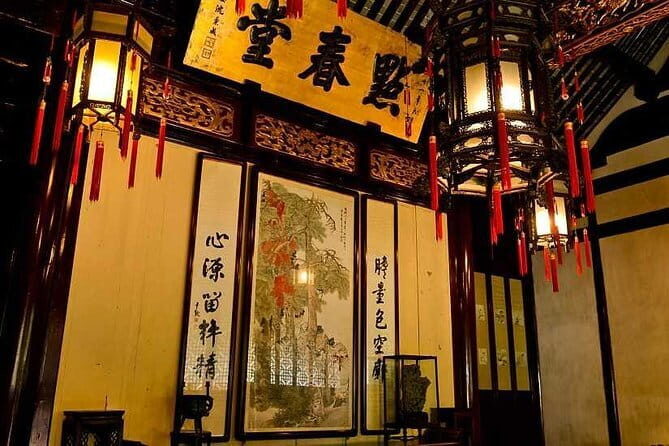 Flexible Airport Layover Tour of Shanghai City Highlights with Spa Option - Nanjing Road: Food Sampling and the Spa Reset Option
