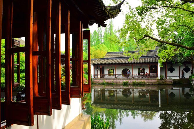 Flexible Hangzhou Private Day Tour with Lunch - Lingyin Temple: what to expect in the monastery complex