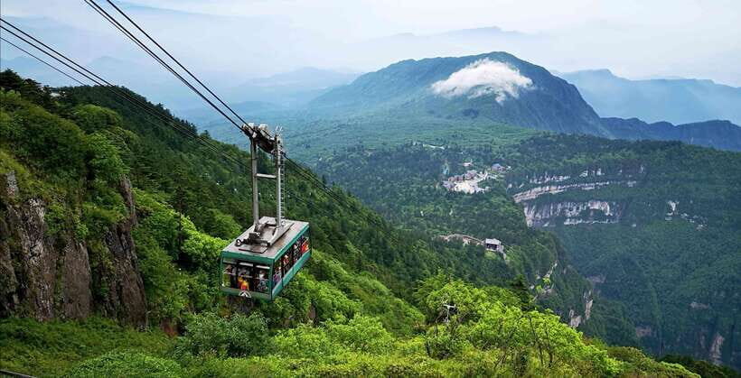 From Chengdu: Mount Emei Day Trip with Golden Summit Visit - Leidongping to the Golden Summit cable car: where the views start paying off