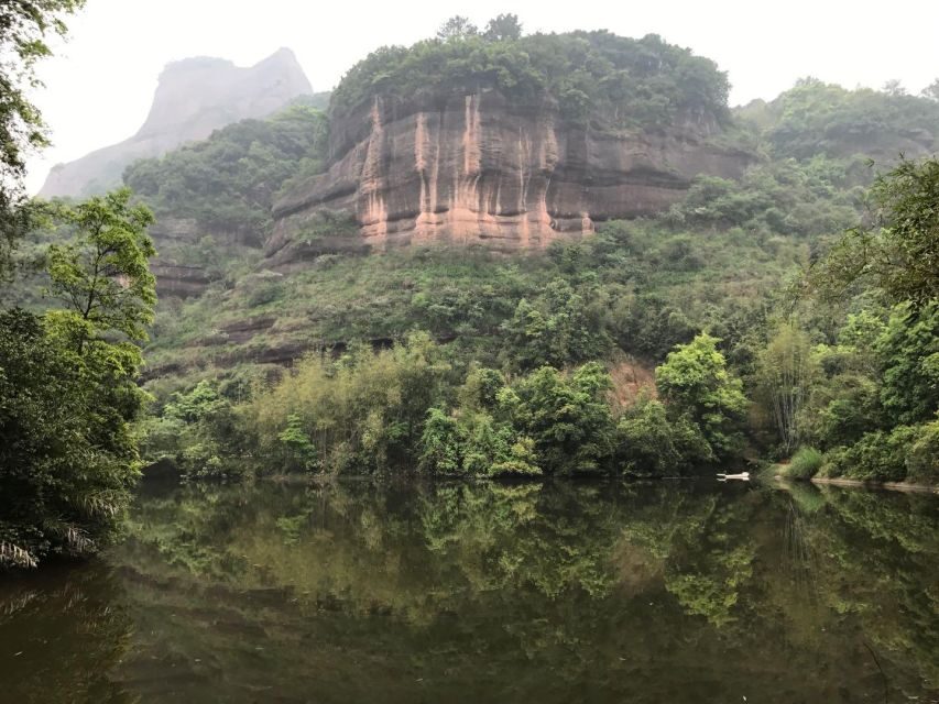 From Guangzhou: Mount Danxia and Nanhua Temple Full-Day - Nanhua Temple Grand Hall: Buddha statues you can actually name