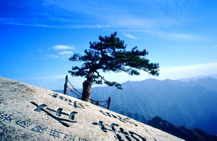 From Xi'an: Mt. Huashan Private Tour and Cable Car Ride - Summit views you actually have time to enjoy
