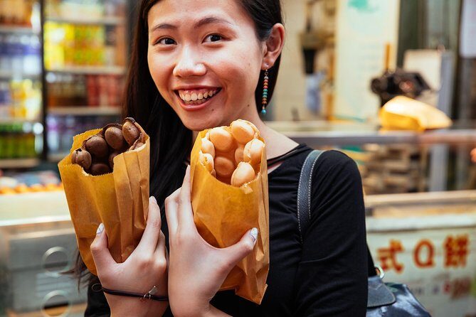 Full Coverage Hong Kong Private City Tour - Man Mo Temple: calm rituals in the middle of the city rush