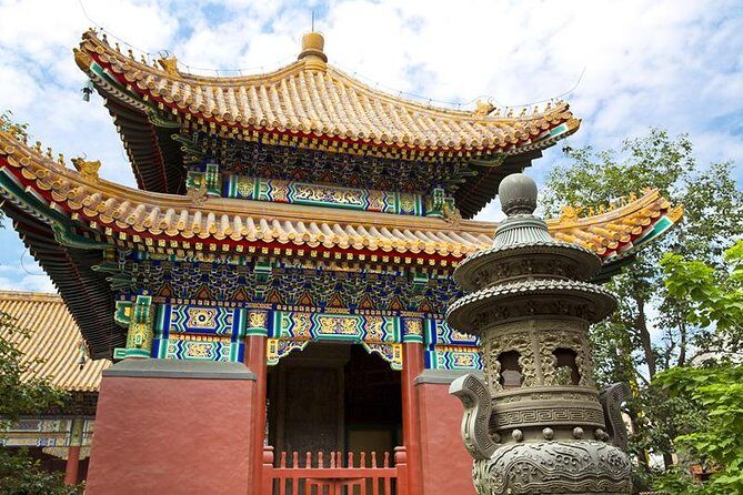 Full-Day Beijing City Tour: Hutongs, Lama Temple and Panda House - Jingshan Park and Forbidden City views: the climb that pays off