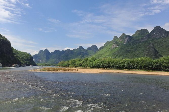 Full-Day Guilin Li-River Cruise and Yangshuo Xianggong hill Private Day Tour - Yangshuo Park: Osmanthus Shade and a Break From Street Noise