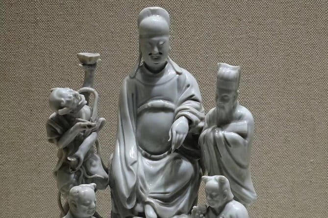 Full-Day Private Tour Panjiayuan Antique Market and Beijing Capital Museum - Should You Book This Private Beijing Day?