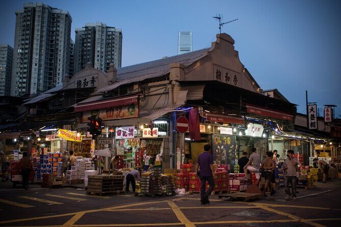 Full Day Private Trip in Hong Kong( impeccable local )walk tour - Lugard Road and the Peak: classic views with real transport logic