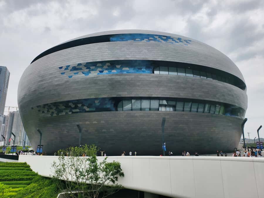 Gen-Z Private Tour: Shenzhen Tech Marvels - Robotics showroom: robots making ice cream, latte art, and jianbing