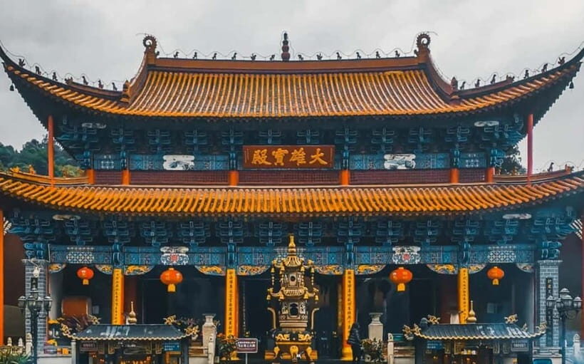 Golden Buddha & Cloud Sea: Emei Mountain Private Tour - From Chengdu to the Scenic Area: The Private Car Advantage