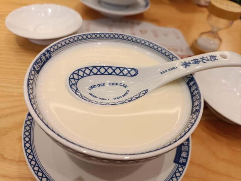 Guangzhou: Food Tour - Eat Like Local + Rice Roll Workshop - How Roger customizes your food crawl (and how you should steer it)