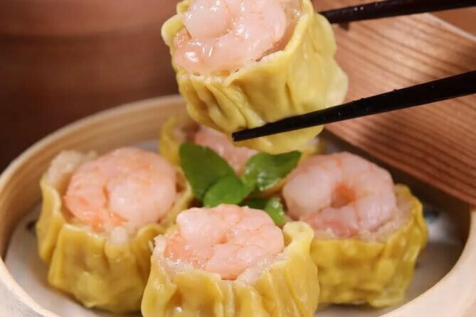 Guangzhou Pearl River Night Cruise and Canton Tower Night Tour - Huacheng Square: the city’s night-photo anchor
