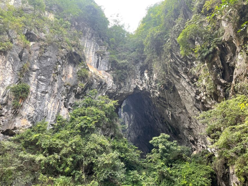 Guangzhou to Gulong Canyon and Cave Fairland PRI Day Tour - Glass Walkway and Glass Bridge: 520m and 329m of Canyon Height