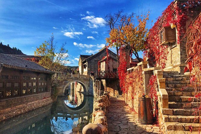 Gubei Water Town and Simatai Great Wall Private Day Tour - Gubei Water Town: Mandarin Duck Lake and photo-friendly walking