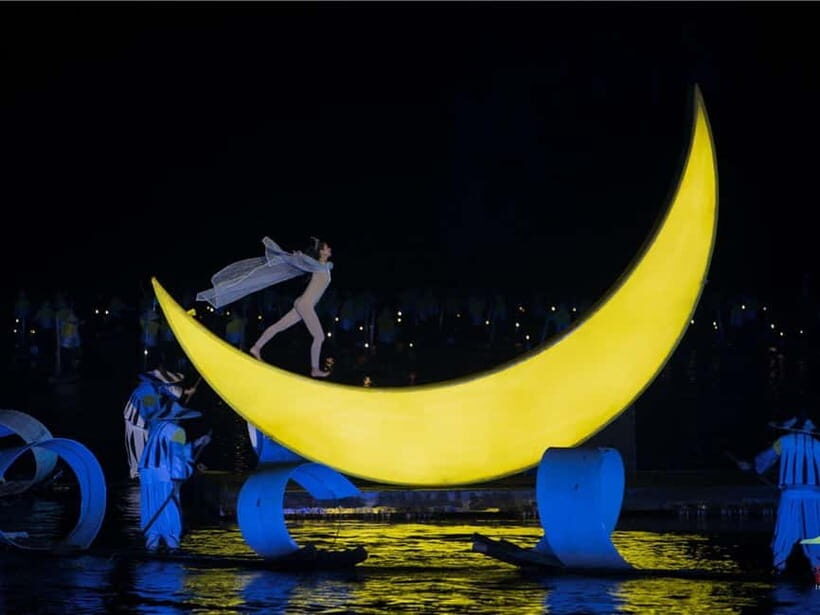 Guilin: 1-Day Cave, Xianggong Hill, Bamboo Boat & Show - Should you book this private Guilin day experience?