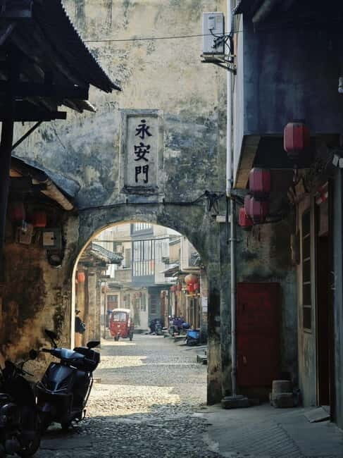 Guilin: 1-Day Iconic Landmarks & Cultural Tour - The guides matter: English help and smart on-the-ground support