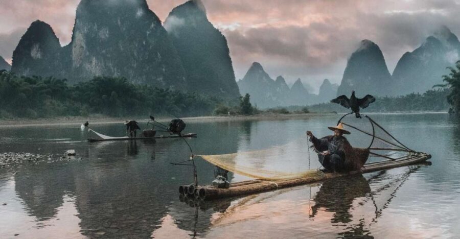 Guilin: 3-Day Private Tour with Longsheng&Cruise to Yangshuo - Day 1 in Guilin: Elephant Trunk Hill, Fubo Hill, and Reed Flute Cave