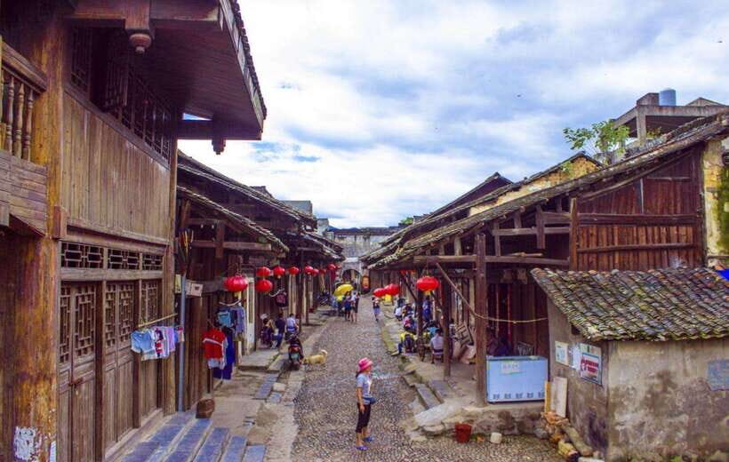Guilin: Elephant Trunk Hill, Reed Flute Cave & Daxu Old Town - Elephant Trunk Hill and Puxian Tower: the climb that turns a landmark into a payoff