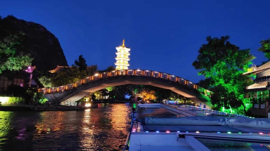 Guilin: Four Lakes Night Cruise with Round-trip Transfer - FAQ
