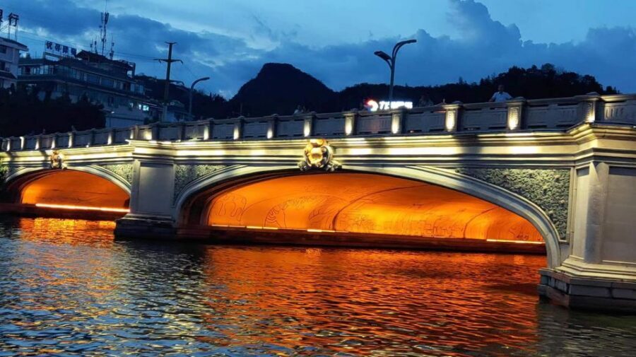 Guilin: Four Lakes Night Cruise with Round-trip Transfer - Nightfall on Guilin’s Waterways: What the Four Lakes Cruise Feels Like