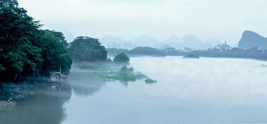 Guilin Highlight Sightseeing Private Day City Tour - Elephant Trunk Hill and Water Moon Cave: the iconic silhouette and the perfect pause