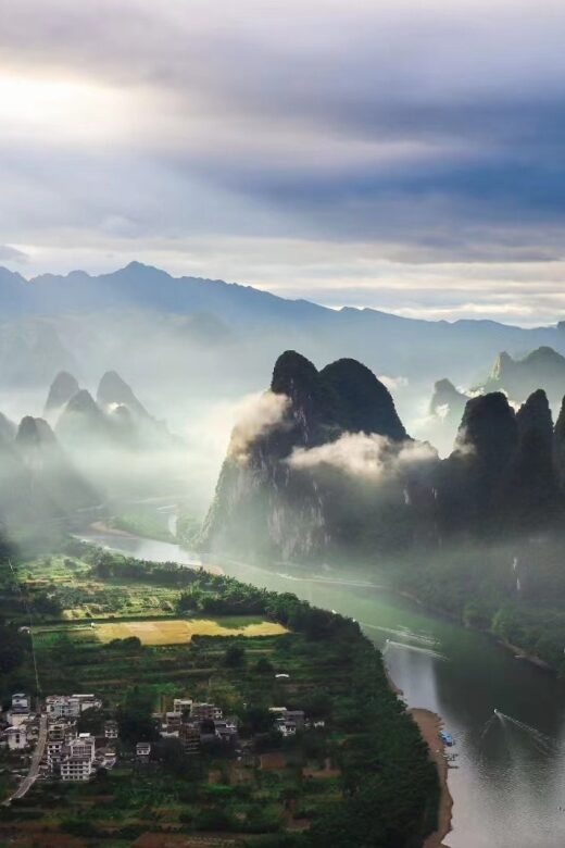 Guilin: Li River Cruise with Buffalo and Tour of Yangshuo - Arriving in Yangshuo: a short West Street reset before the countryside