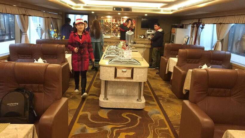 Guilin: Li River Cruise with Transfer to Yangshuo - On the Li River Boat (9:30am–1:30pm): what the 4 hours feel like