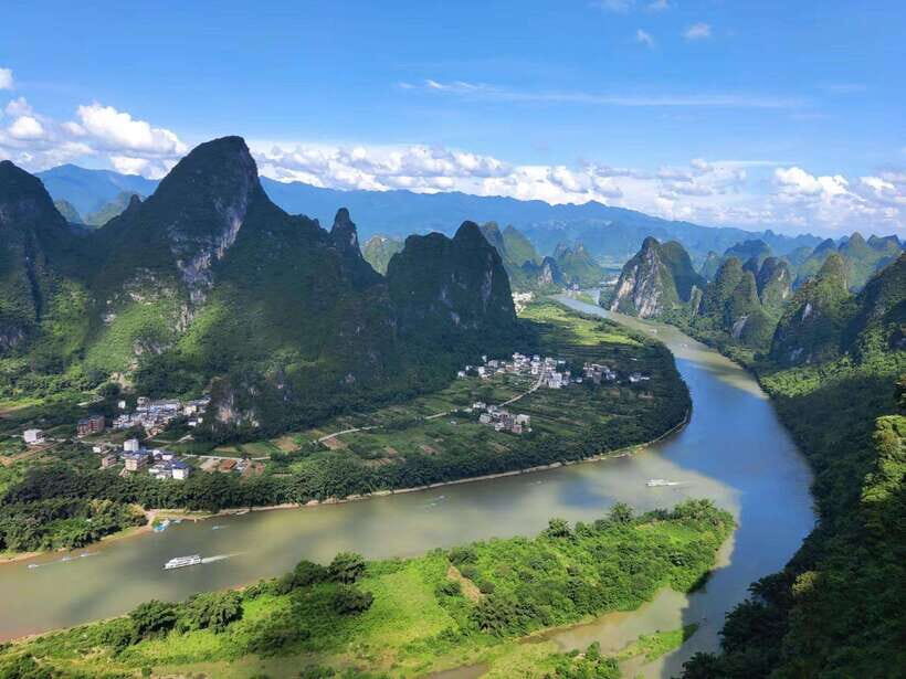 Guilin:1-Day Yangshuo bird's eye view mountains private tour - Xianggong Mountain: the Li River from above