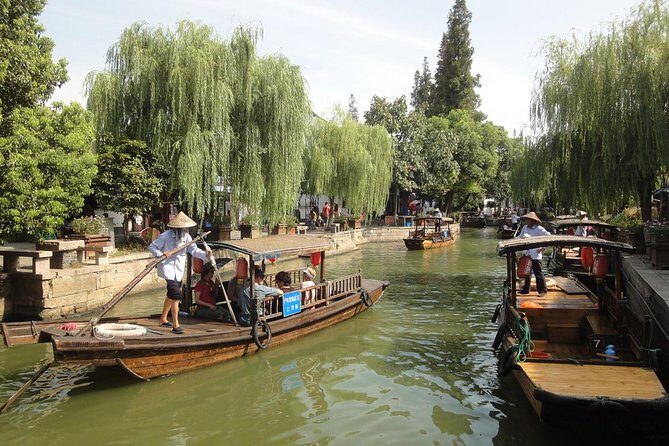 Half Day Shanghai Tour to Zhujiajiao Water Town - The traditional sculling-boat ride: how to get the best canal experience