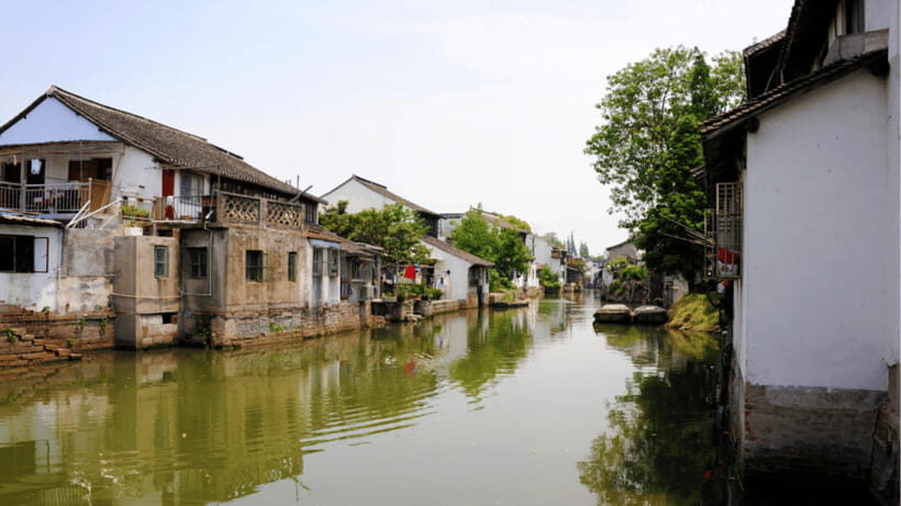 Half-Day Zhujiajiao Water Town Wonders Small Group Tour - Three hours of old streets and markets: what the guide helps you notice