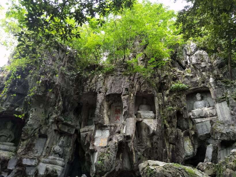 Hangzhou: Fei Lai Peak (Lingyin Temple) E-Ticket - Walking Feilai Peak’s Grottoes and Temple Stops