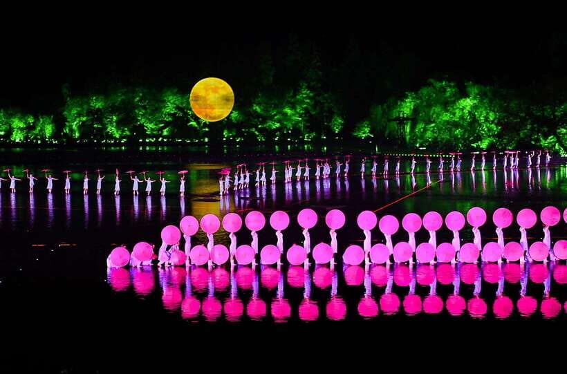 Hangzhou: Impression West Lake Show Enduring Memories of HZ - What weather can do to your night (and what to wear)