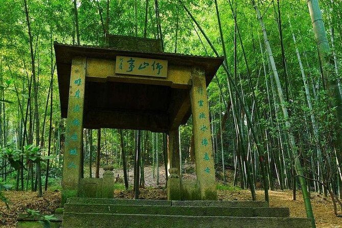 Hangzhou Jiuxi and Hupao Spring Hiking Day Trip from Shanghai by Bullet Train - Hupao Spring: an easy hike with spring water, stones, and temple context