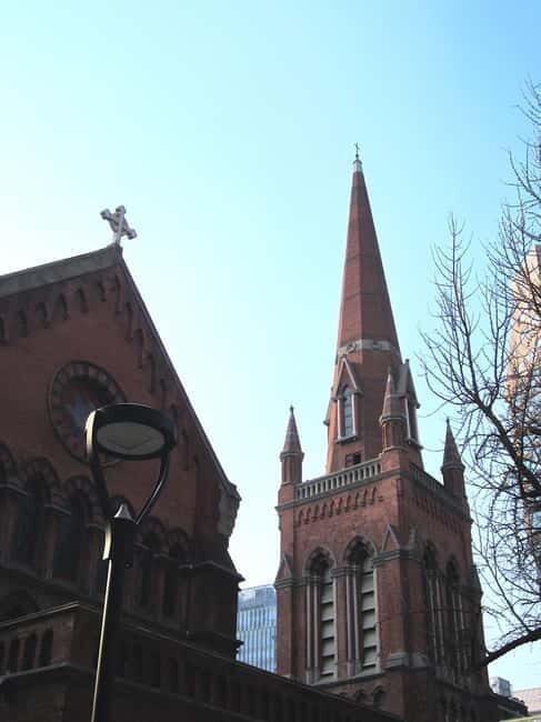 Hidden Shanghai: Local Life, Secret Alleys&Bund Walking Tour - Suzhou Creek: the quieter route that balances the big sights