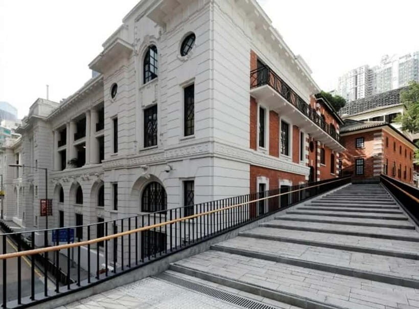 HK: Peak Tram, Dim Sum tasting, city tour with cruise - Old Town Central on foot: where the city feels most Hong Kong