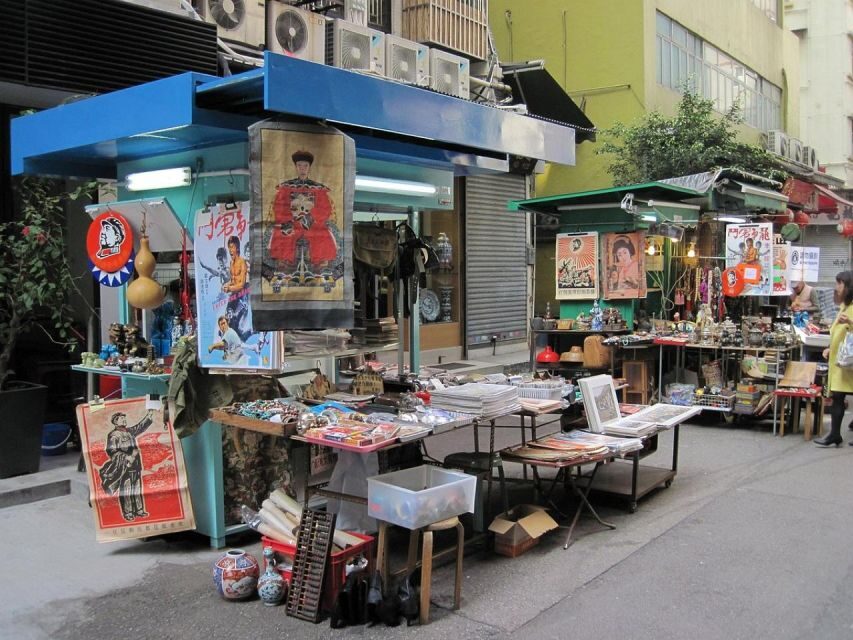 HK: Peak Tram, Dim Sum tasting, city tour with cruise - The guide experience: why small comments can change your whole day