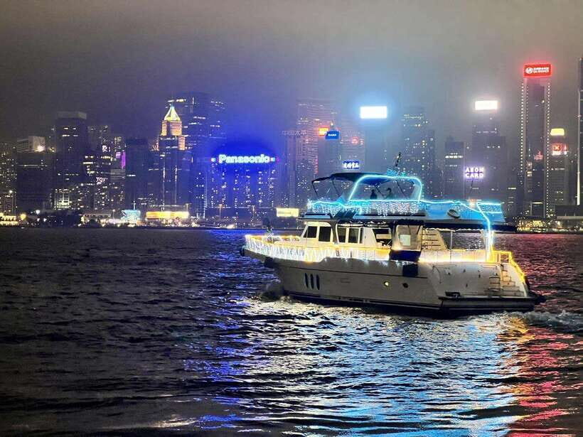 HK Victoria Harbor Ying’s Journey Sightseeing Night Cruise - Symphony of Lights timing: catching the show around 8 pm