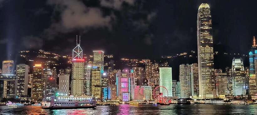 HK Victoria Harbor Ying’s Journey Sightseeing Night Cruise - Photo tips for the deck: where to stand when the city lights switch on