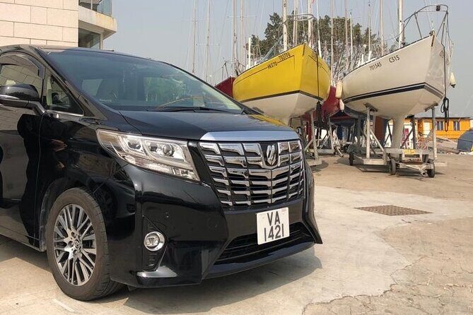 Hong Kong Airport Transfer Luxury MPV - Inside the luxury MPV: comfort that you’ll notice after a long flight