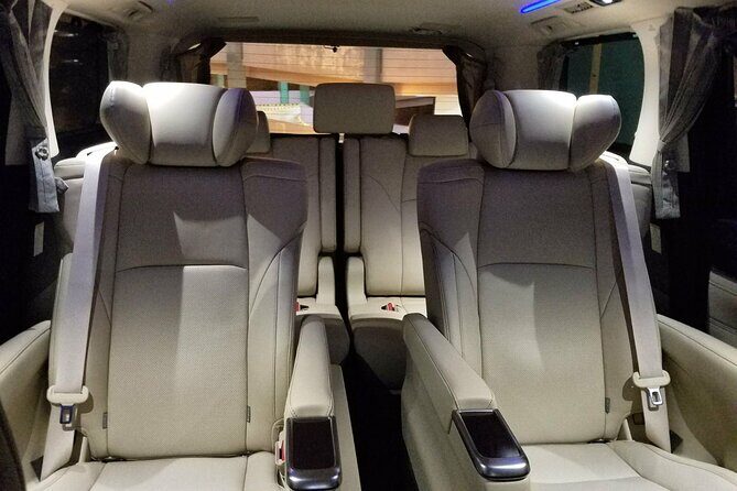 Hong Kong Airport Transfer Luxury MPV - When flights get delayed, this service is built to absorb it