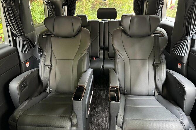 Hong Kong Airport Transfer Luxury MPV - City-to-airport pickup: messaging that prevents missed connections