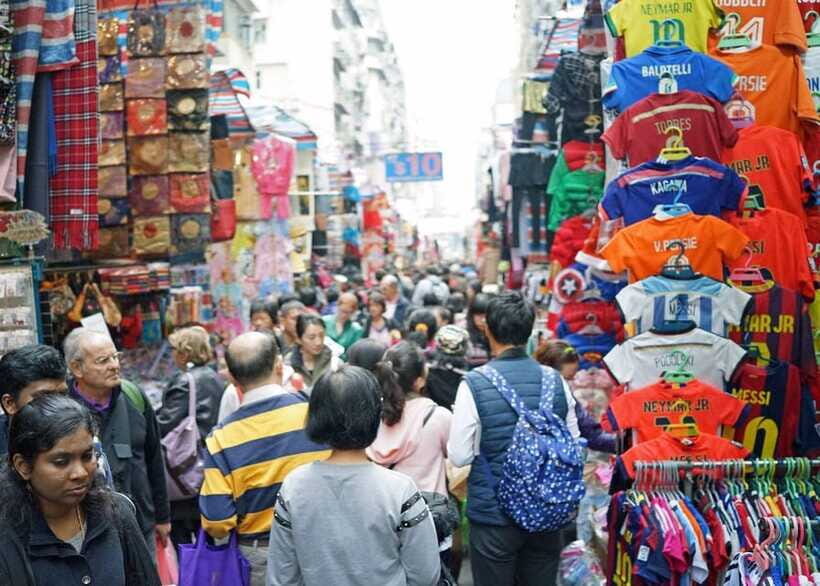 Hong Kong: City Landmarks Tour + Peak Tram Ticket + Lunch - Victoria Harbor viewpoints: ferry and tram time, plus your Peak Tram plan