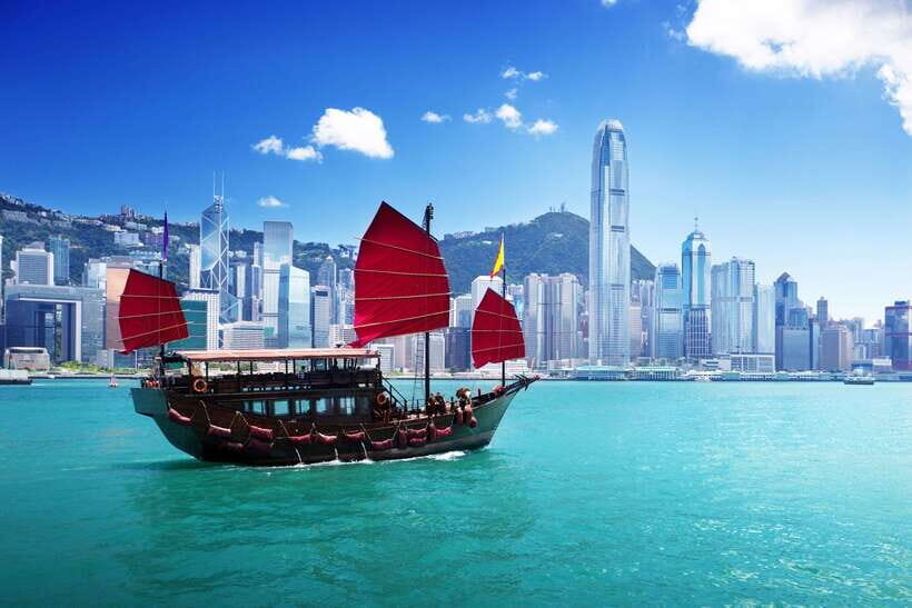 Hong Kong: City Landmarks Tour + Peak Tram Ticket + Lunch - The Central-Mid-Levels Escalators: the world record ride (and why it’s more than a flex)
