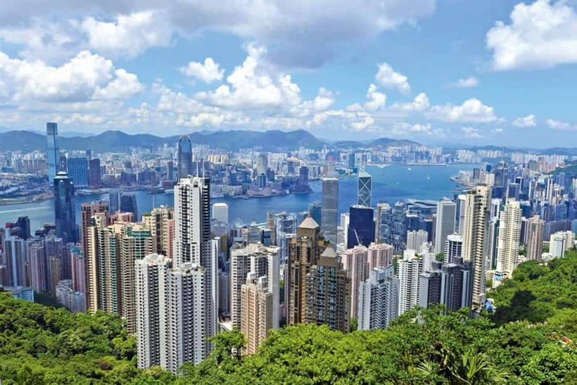 Hong Kong Day Tour: Priority Peak Tram, City Walk & Dim Sum - Priority Peak Tram: skipping the line to start with great city views