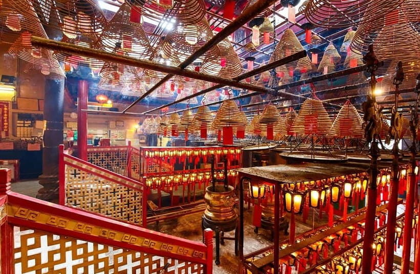 Hong Kong Day Tour: Priority Peak Tram, City Walk & Dim Sum - Man Mo Temple: incense, tradition, and how to act in the space